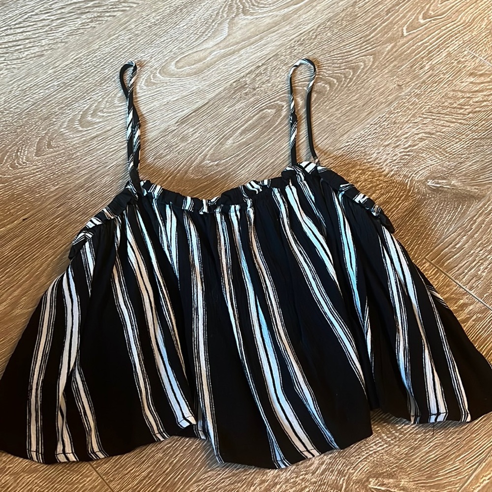 Black crop top